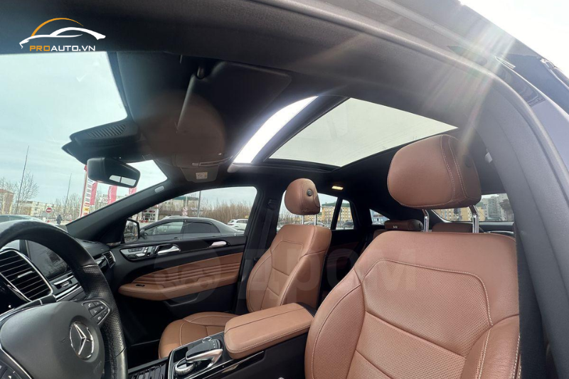 Hoàn thiện đổi màu nội thất xe Mercedes GLE