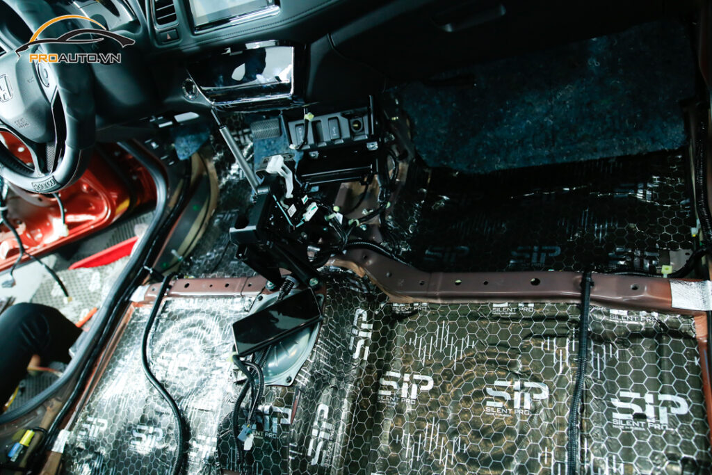 Dán vật liệu tiêu âm chống ù xe Honda HRV