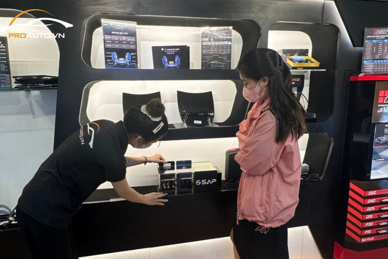 Khách hàng được trải nghiệm trực tiếp chất lượng sản phẩm 