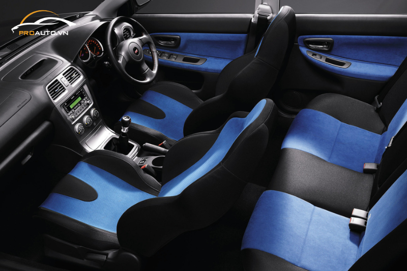 Không gian bên trong xe Subaru WRX sau khi đổi màu nội thất