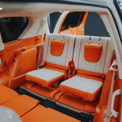 Không gian bên trong xe Toyota Land Cruiser sau khi đổi màu nội thất