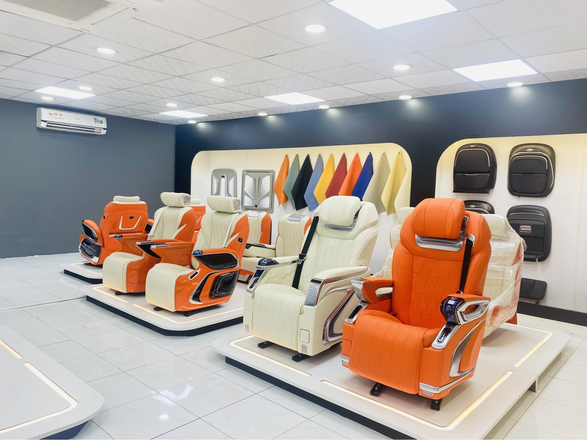 Khu vực trưng bày ghế Hongyi Limousine tại PROAUTO.VN