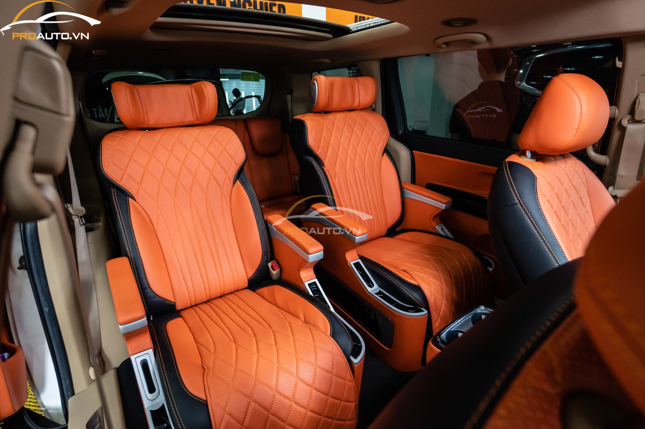 Có nhiều phương pháp độ ghế Limousine xe Kia Sedona  hiện nay