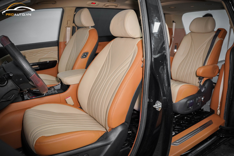 Kia Sedona bọc ghế da Nappa với phong cách basic
