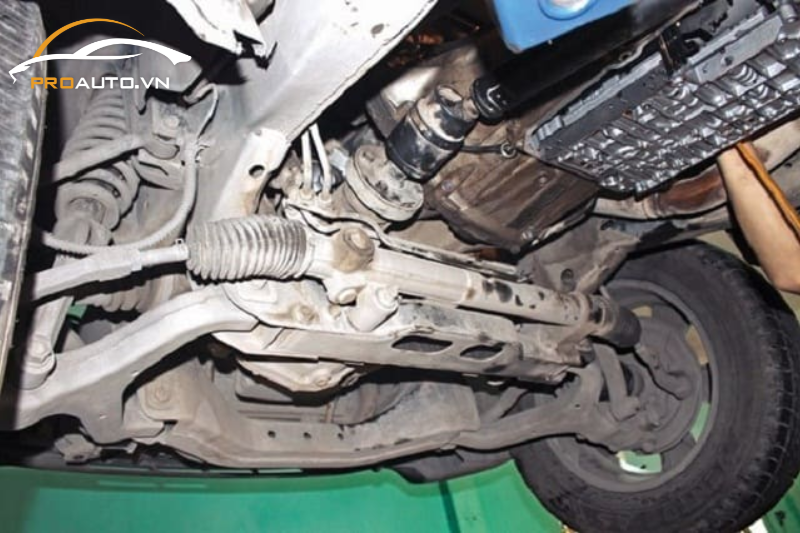 Kiểm tra hệ thống điều khiển trong khoang lái của ô tô