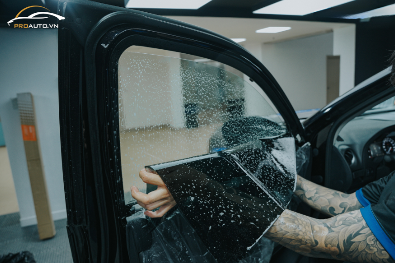 Kinh nghiệm dán phim cách nhiệt xe Mazda CX-8 chính hãng