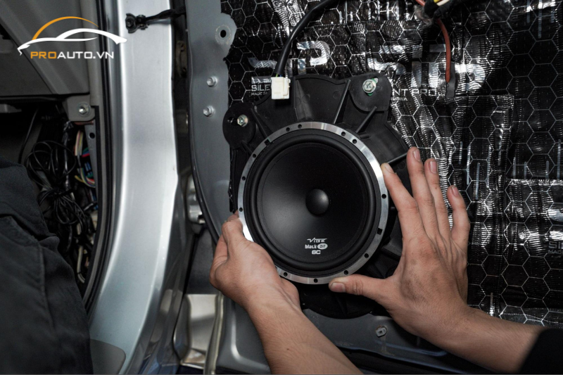 Kinh nghiệm độ âm thanh xe Toyota Highlander đỉnh cao