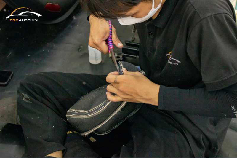 Kinh nghiệm đổi màu nội thất xe BMW Series 7 chủ xe cần biết