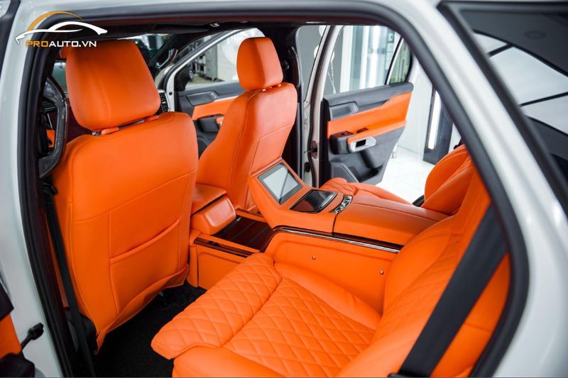 Kinh nghiệm đổi màu nội thất xe Ford Everest chủ xe cần biết