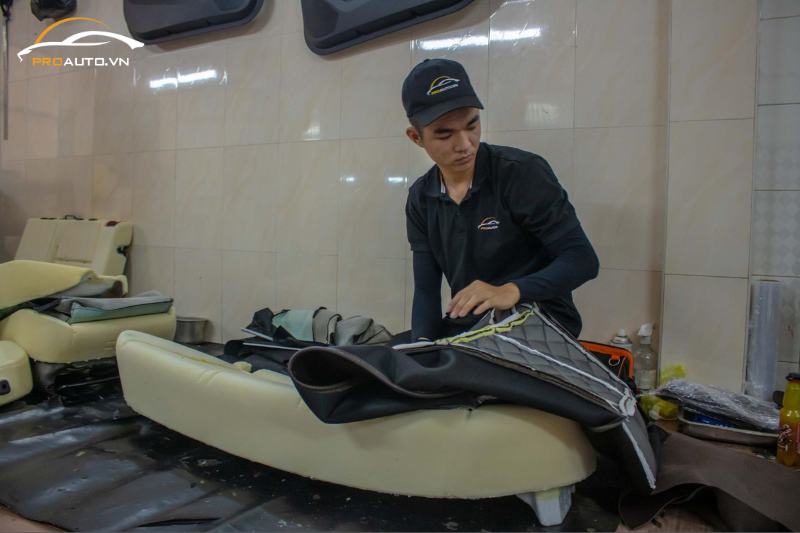 Kinh nghiệm đổi màu nội thất xe Suzuki Swift