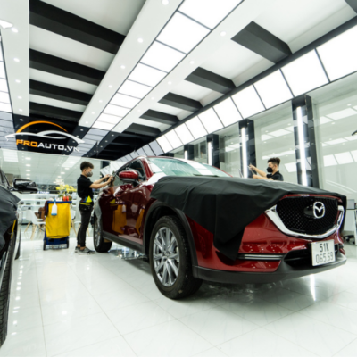 ky thuat vien thi cong dan phim cach nhiet cho mazda cx 5 1