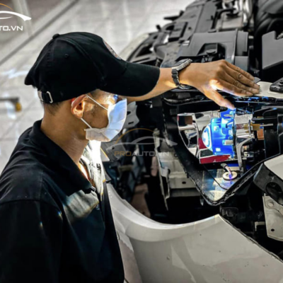 ky thuat vien thi cong do den tang sang o to tai proautovn 1