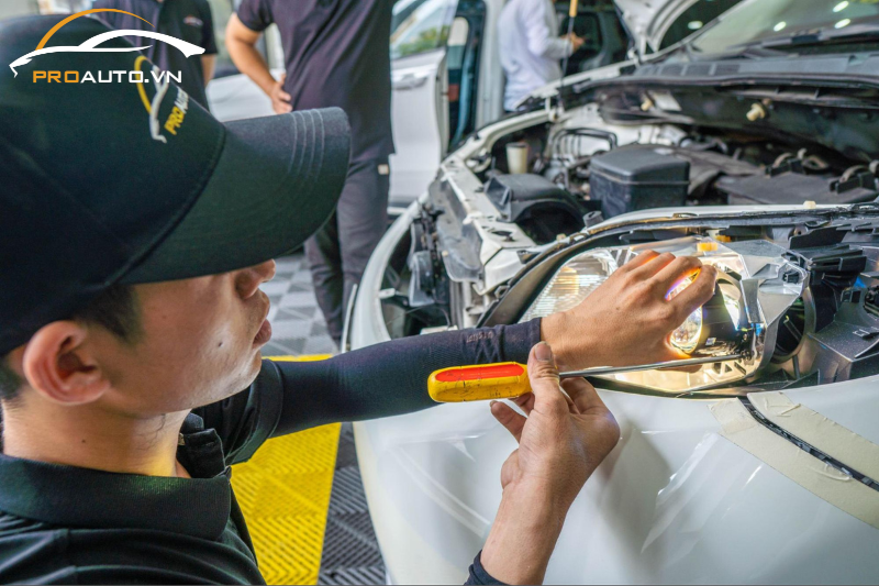 Độ đèn lùi xe ô tô - Ảnh 2