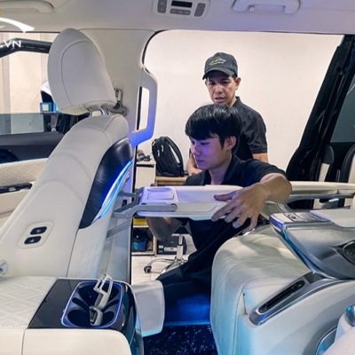 ky thuat vien thi cong nang cap ban xep cho xe o to 1