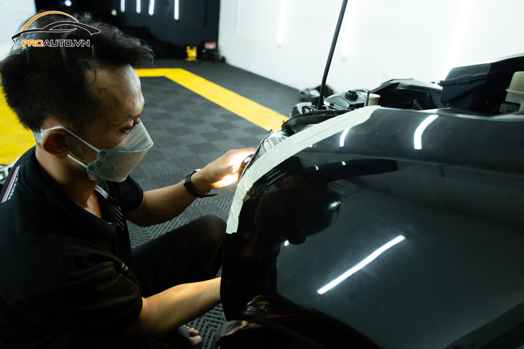 Lắp đặt đèn xe ô tô