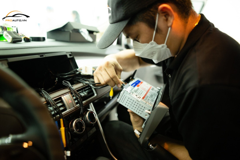 Lắp đặt màn hình Android ô tô Zestech chuyên nghiệp