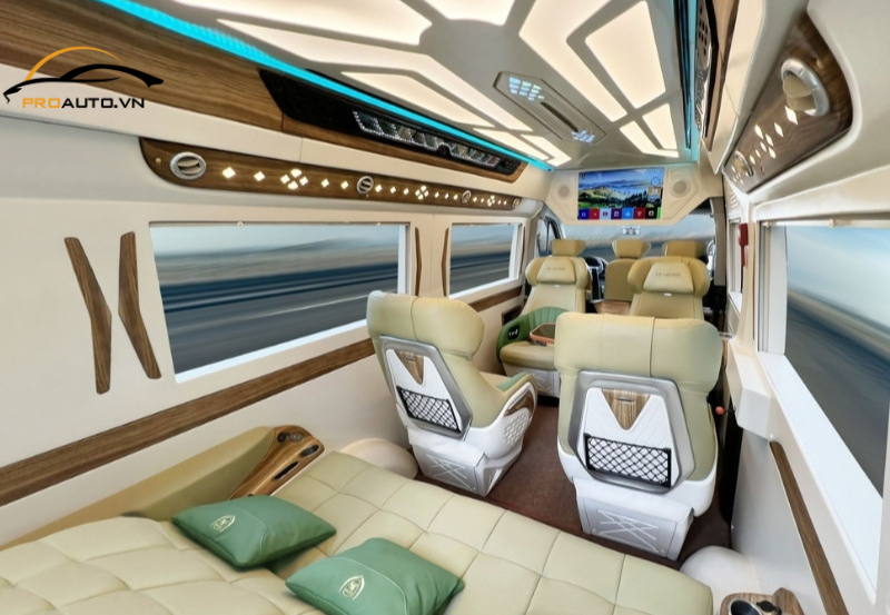 Limousine Hyundai Solati thiết kế tinh tế, thể hiện sự sang trọng và hiện đại  