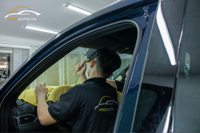 Lợi ích của việc dán phim cách nhiệt xe Ford Fiesta