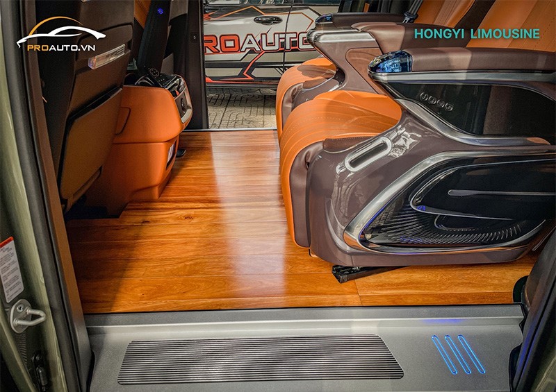 Lót sàn gỗ cho xe Sedona