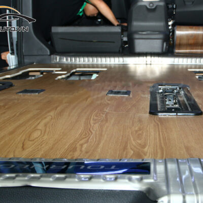 lot san go xe ford tourneo h3 1