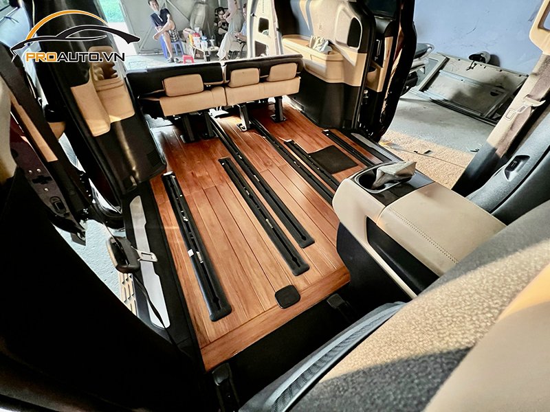 Lót sàn gỗ xe Kia Carnival