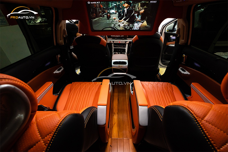 Lót sàn gỗ xe ô tô tại PROAUTO.VN HCM