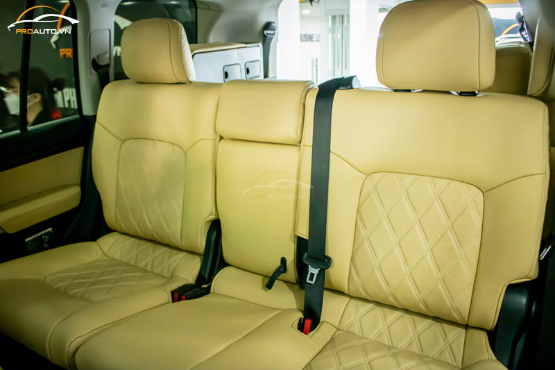 Lựa chọn cách bọc ghế da ô tô Land Cruiser