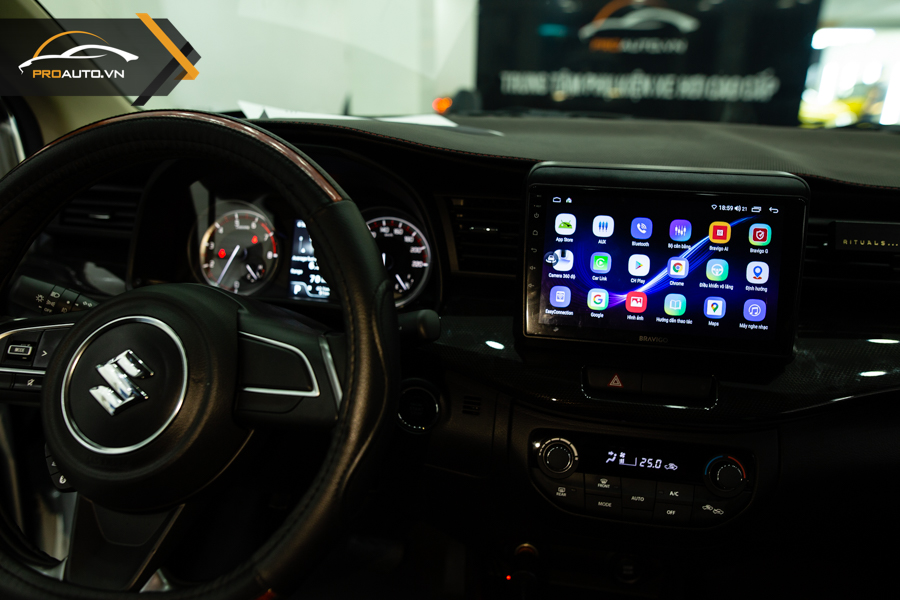 Màn hình liền khoang lái tạo sự sang trọng, hiện đại