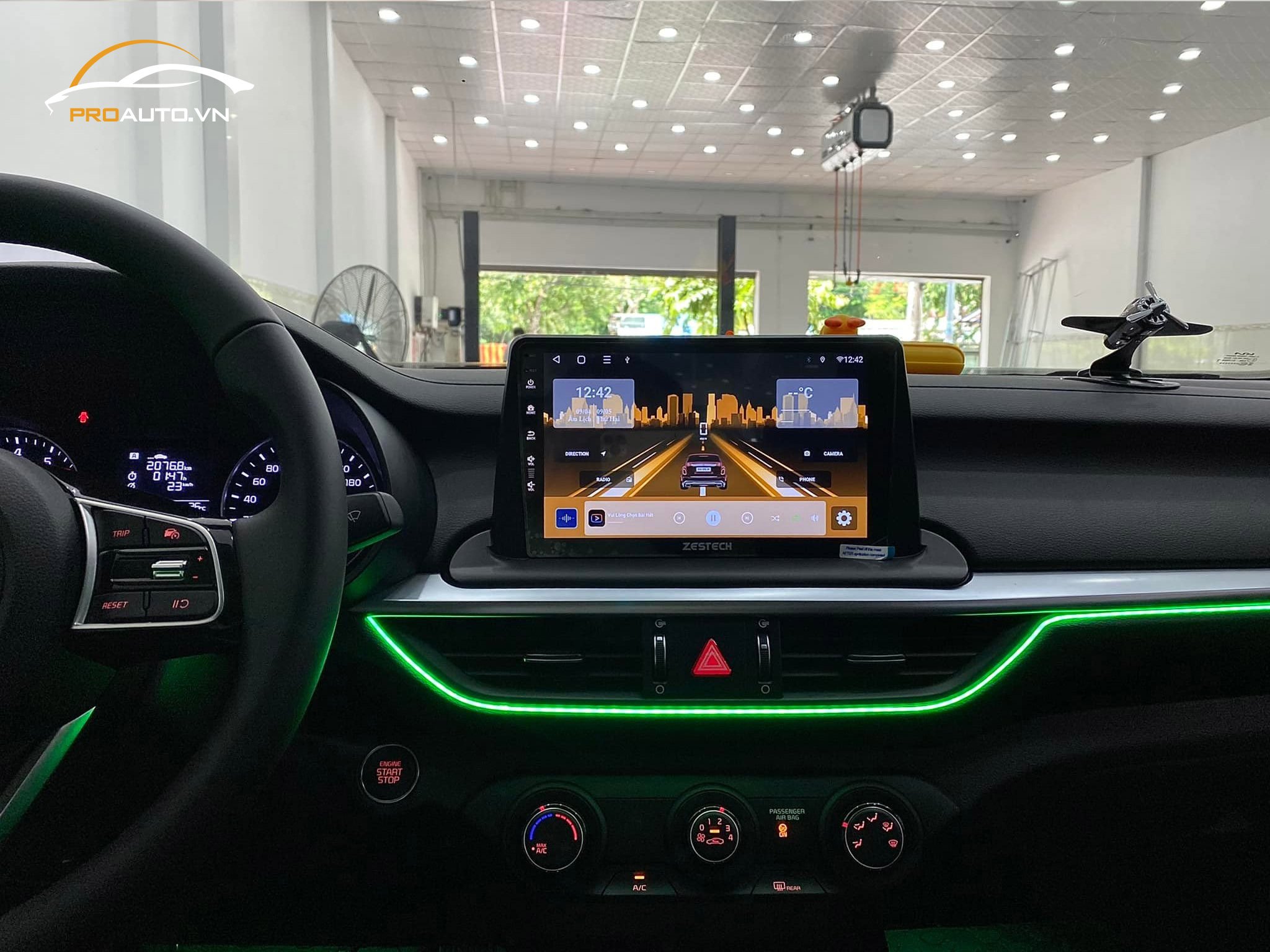 Màn hình android ô tô Zestech z900