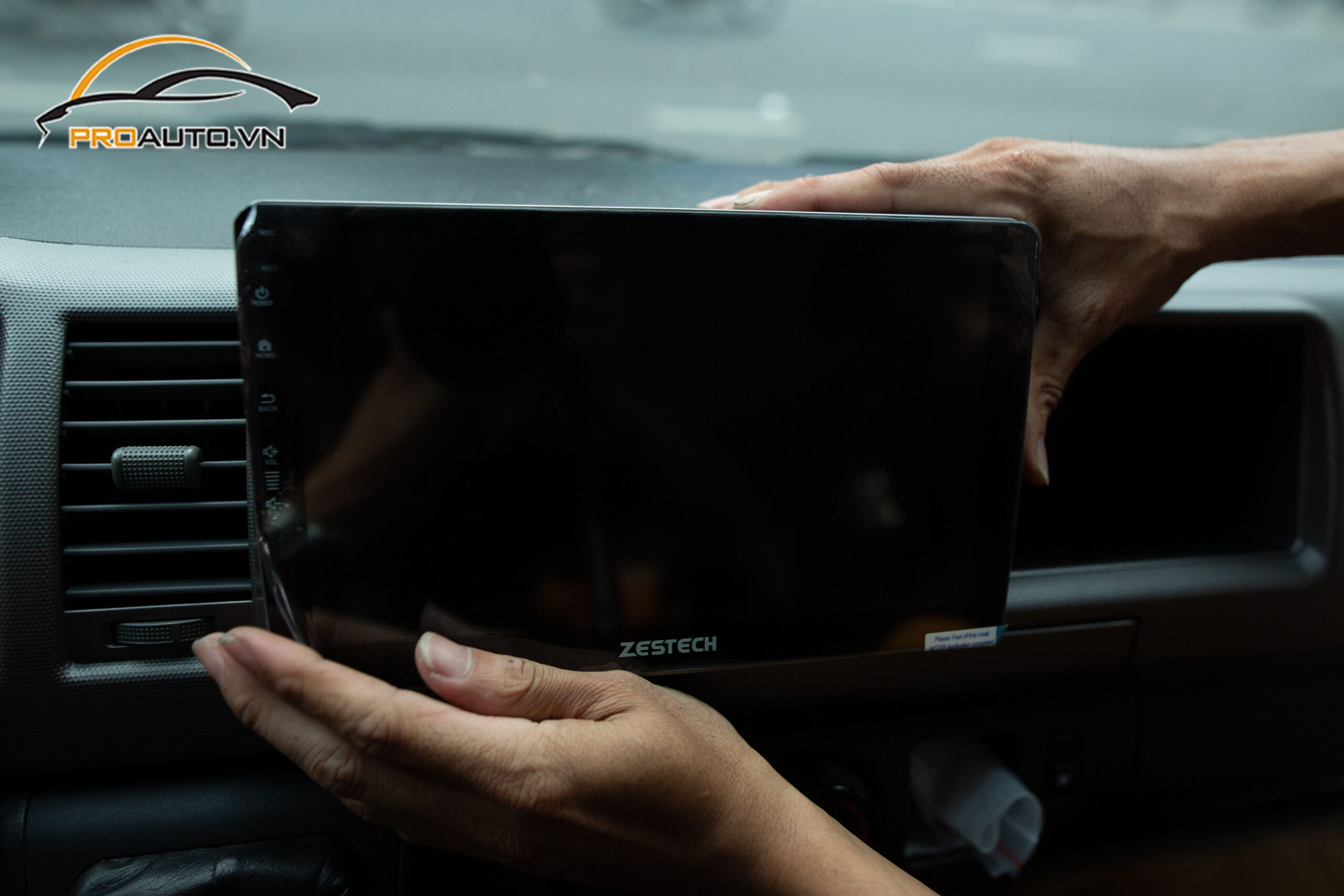 Lắp DVD Zestech tại Proauto.vn