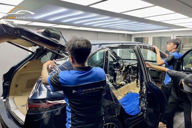 Một số lưu ý mà chủ xe cần biết khi dán phim PPF xe Porsche Cayenne