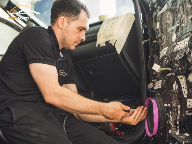 Nâng cấp âm thanh cho xe Hyundai Custin 2024