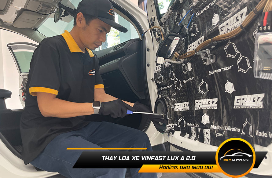 Thay loa nâng cấp âm thanh Vinfast Lux A2.0