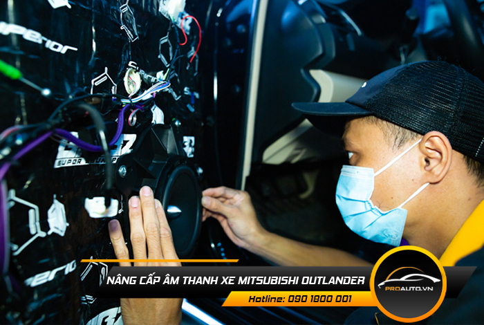 nang cap am thanh xe mitsubishi outlander