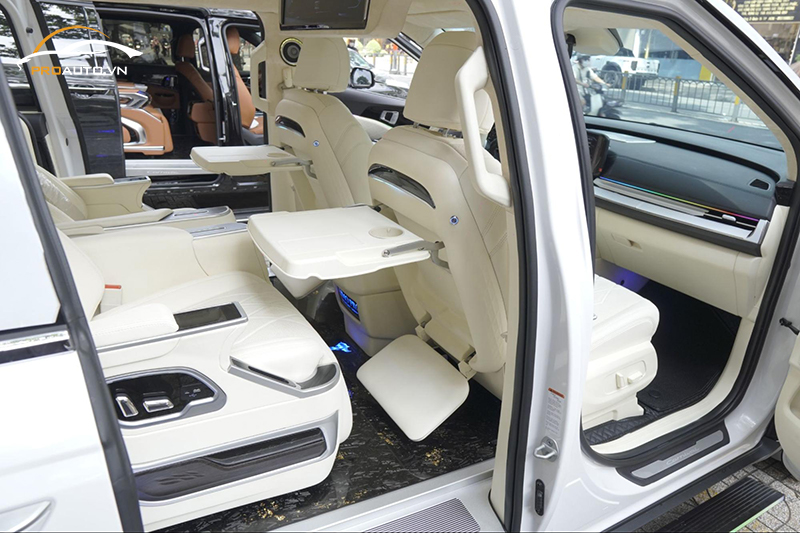 Nâng cấp bàn làm việc - bàn ăn chỉnh điện cho xe Kia Carnival