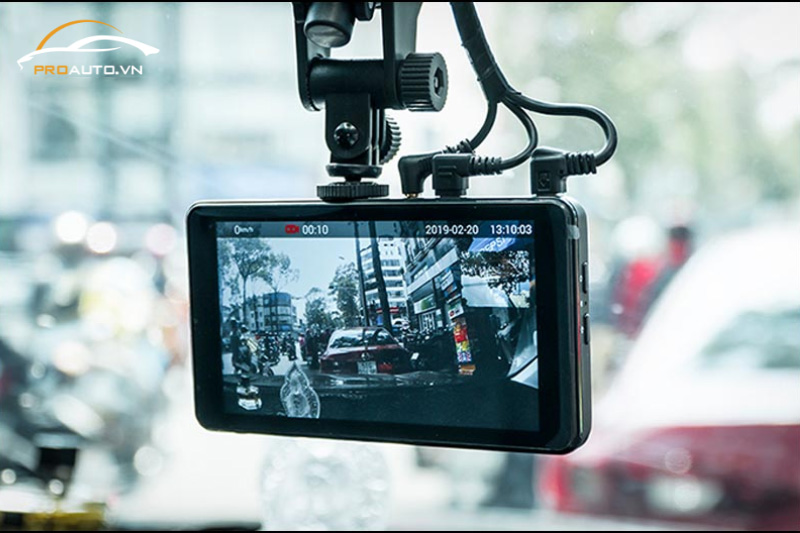 Nâng cấp camera hành trình xe Skoda Kodiaq