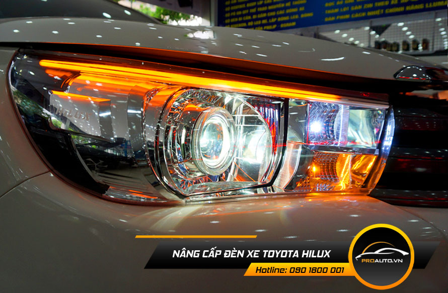 Độ đèn xe Toyota Hilux