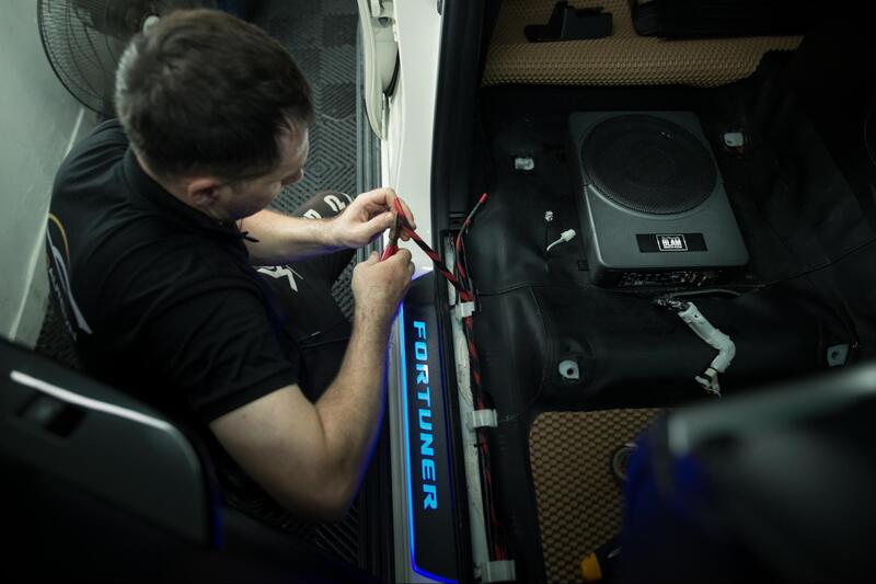 Nâng cấp loa Sub cho ô tô