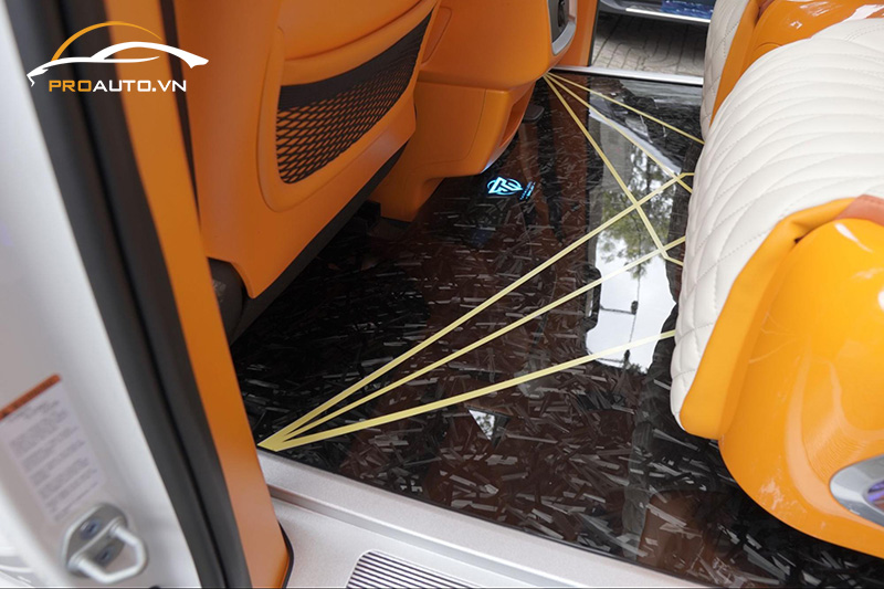 Nâng cấp sàn cho xe Hyundai Custin 2024