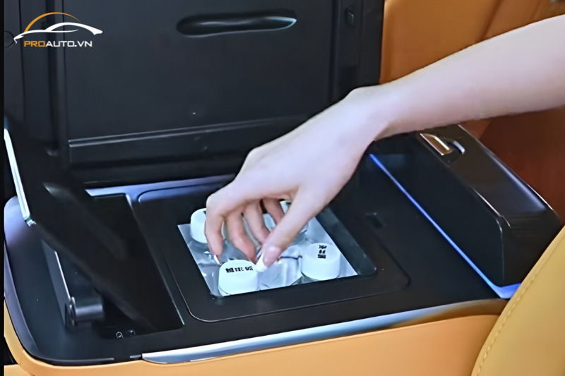 Nâng cấp tủ lạnh mini cho xe Sedona