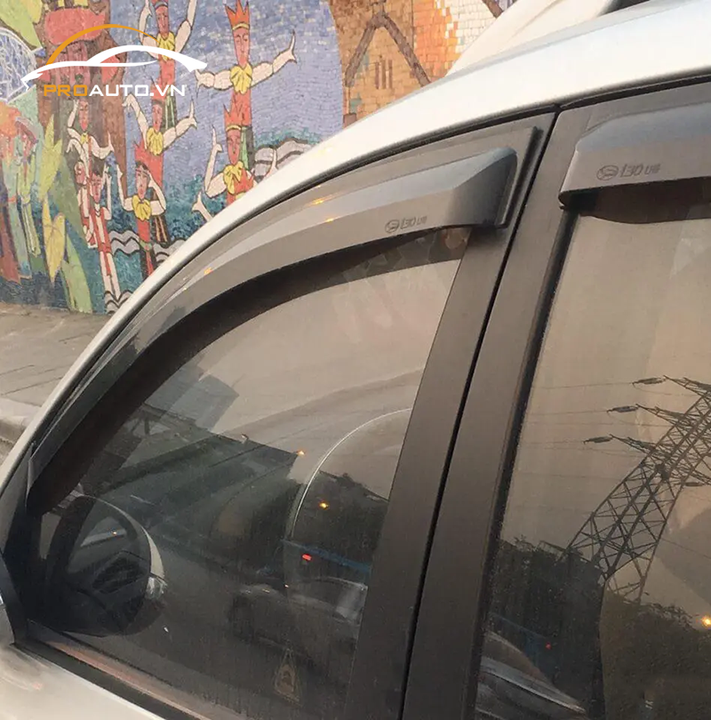 Nâng cấp vè che mưa cho xe Hyundai Custin 2024 