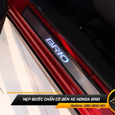 nep buoc chan co den xe honda brio 1