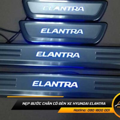 nep buoc chan co den xe hyundai elantra 1