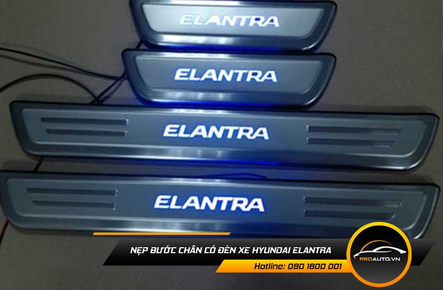 Nẹp bước chân có đèn xe Hyundai Elantra