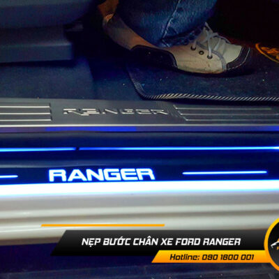 nep buoc chan xe ford ranger 1