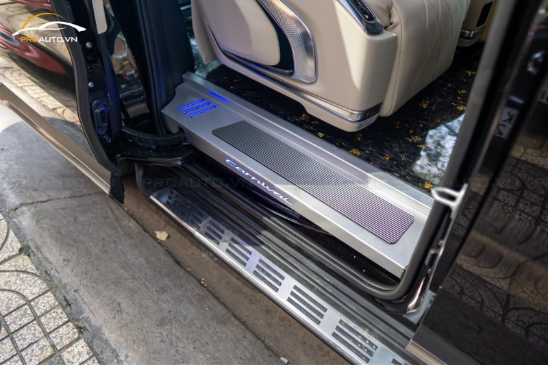 Nẹp bước chân xe Kia Carnival