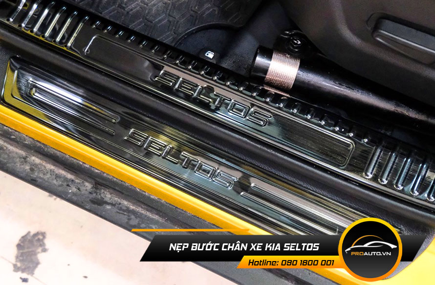 nep buoc chan xe kia seltos 1