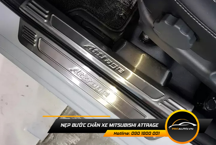nep buoc chan xe mitsubishi Attrage