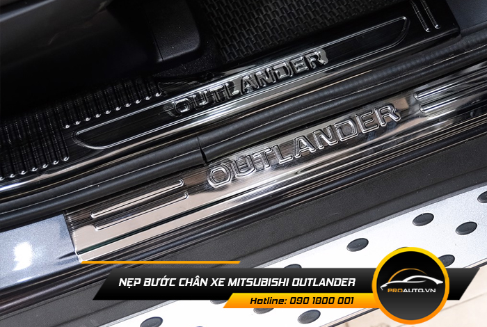 nep buoc chan xe mitsubishi outlander