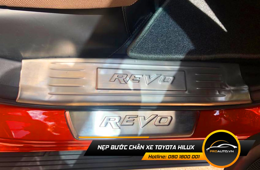 Nẹp bước chân xe Toyota Hilux